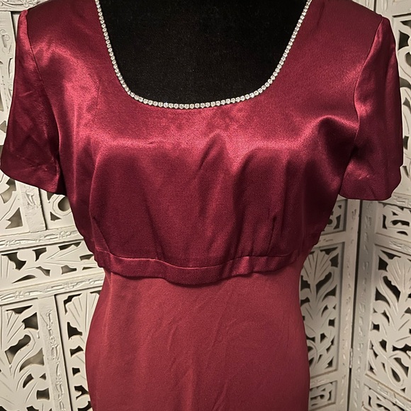 VINTAGE CDC ROYAL RUBY RED WITH RHINESTONES SHORT SLEEVE FORMAL PLUS MAXI DRESS - Picture 4 of 11